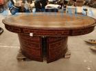LOTTO 12D: SCRIVANIA IN LEGNO CON DECORAZIONI